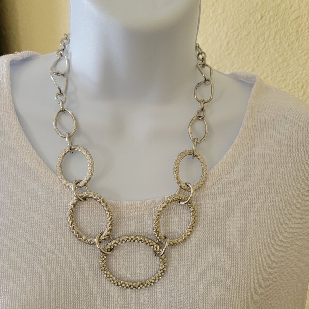 Silver Tone Textured Link Necklace Rhinestone Pavé Circle Statement Adjustable - Picture 7 of 10